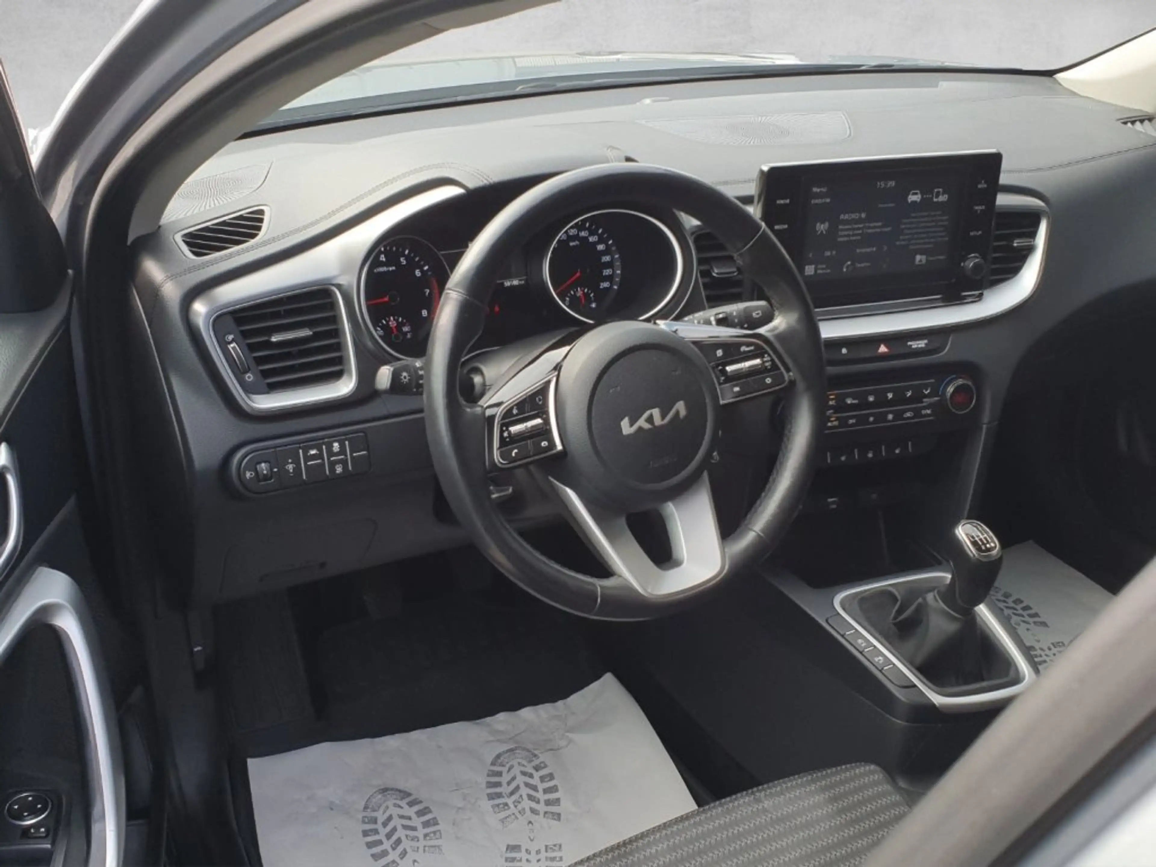 Kia XCeed 1,0 TGDI GPF Silber — photo 8