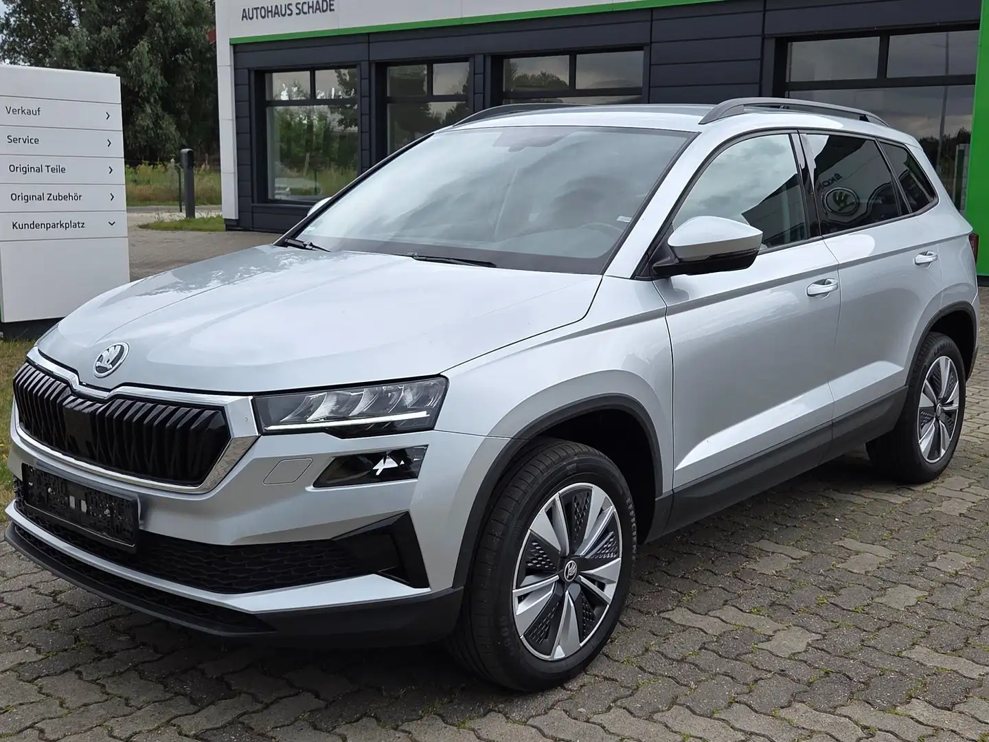 Skoda Karoq 2.0 TDI Selection Silber - 1