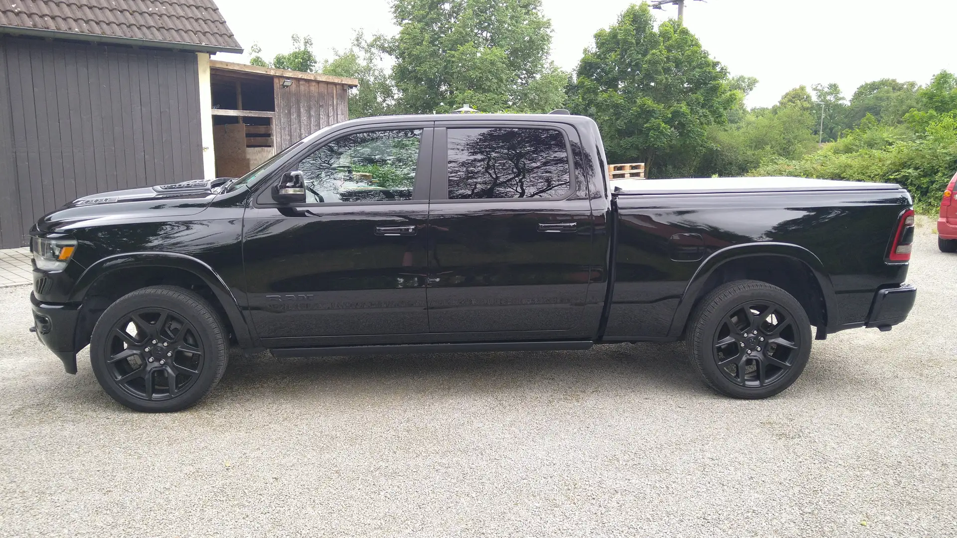 RAM 1500 RAM 1500 Laramie • 5.7 HEMI V8 • 4x4 Schwarz - 2