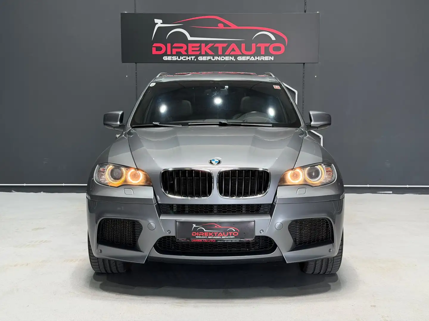 BMW X5 M Basis Grau - 2