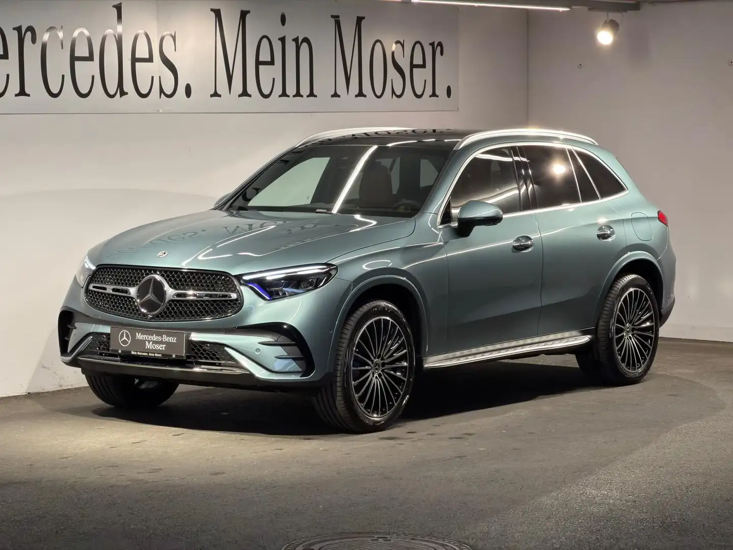 Mercedes-Benz GLC 300 de 4MATIC mit EQ Hybrid Technologie Ö-Edition Silber - 2