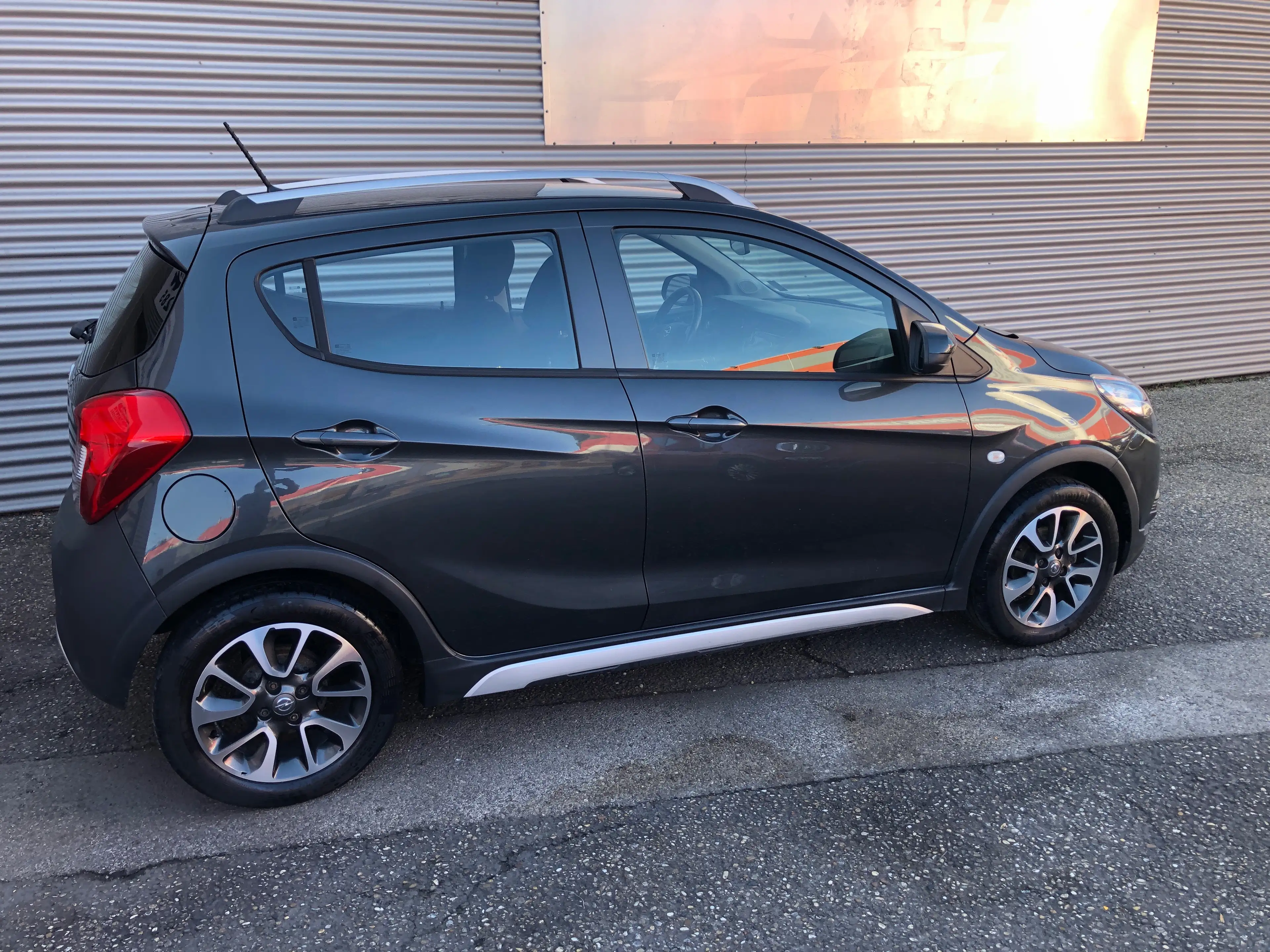 Opel Karl Karl 1,0  Rocks Eco-Paket #ABSOLUTER TOP ZUSTAND#PICKERL NEU#SITZHEIZUNG# — photo 2