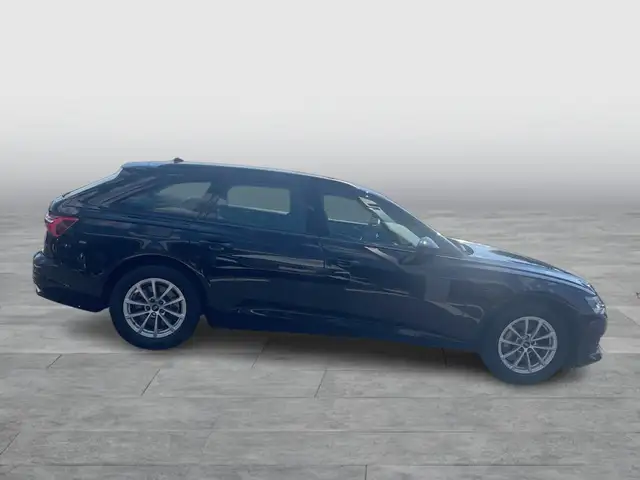 Audi A6 Avant view 6