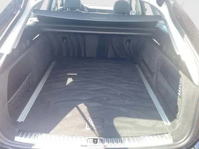 Audi A6 Avant view 13
