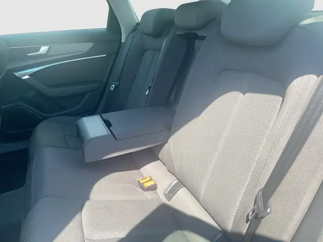 Audi A6 Avant view 12