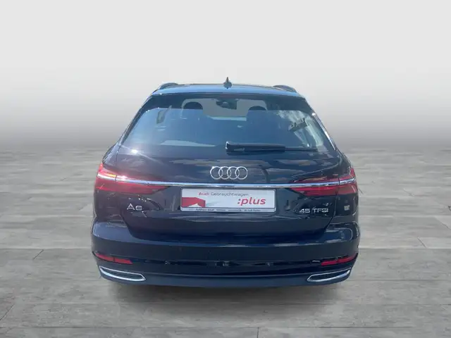 Audi A6 Avant view 4