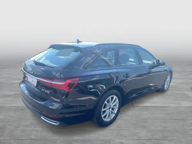 Audi A6 Avant view 5