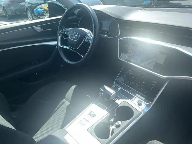 Audi A6 Avant view 15