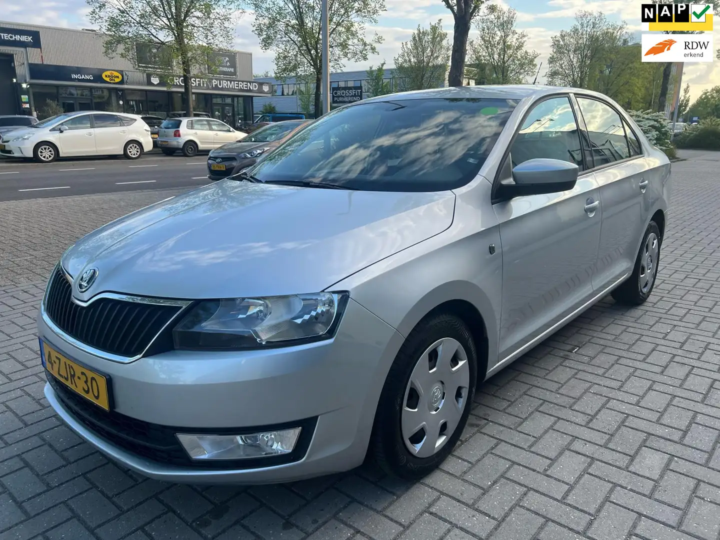 Skoda Rapid/Spaceback 1.2 TSI Greentech Ambition - Cruise - Netjes Grijs - 1
