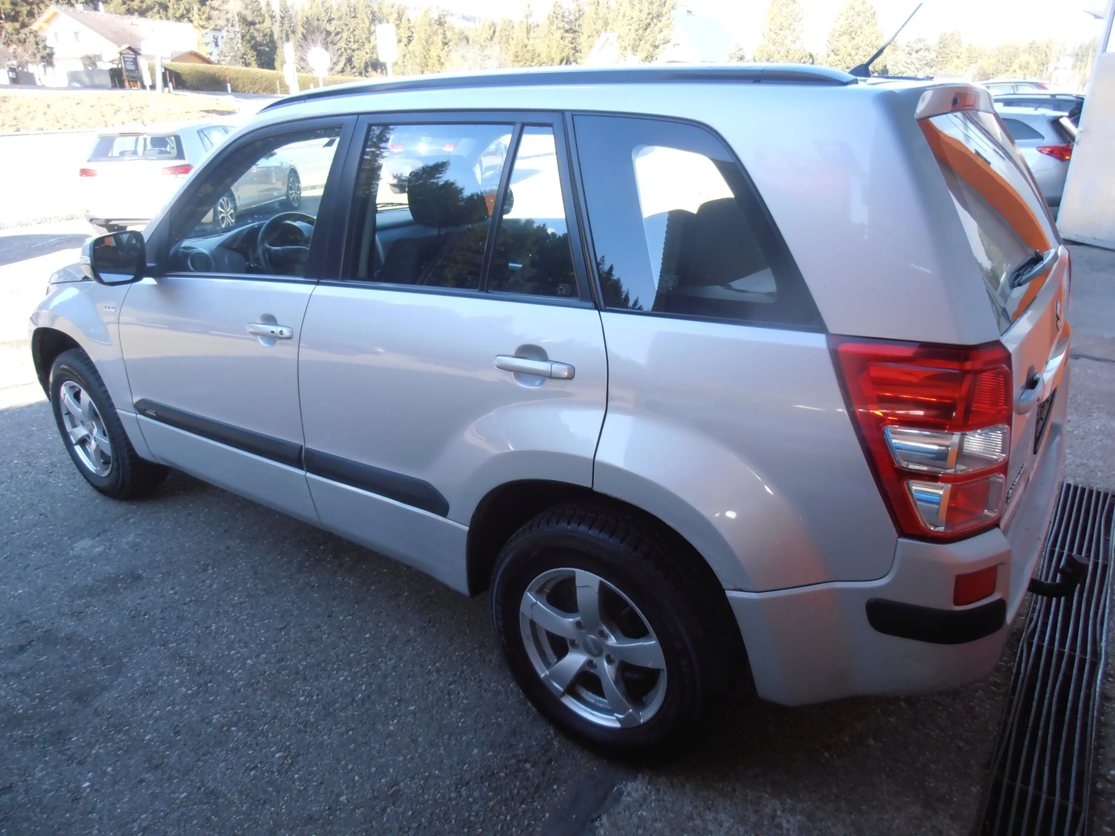 Suzuki Grand Vitara 1.9 DDIS Deluxe 5trg — photo 4