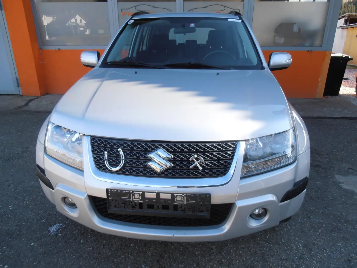 Suzuki Grand Vitara 1.9 DDIS Deluxe 5trg Silber - 2