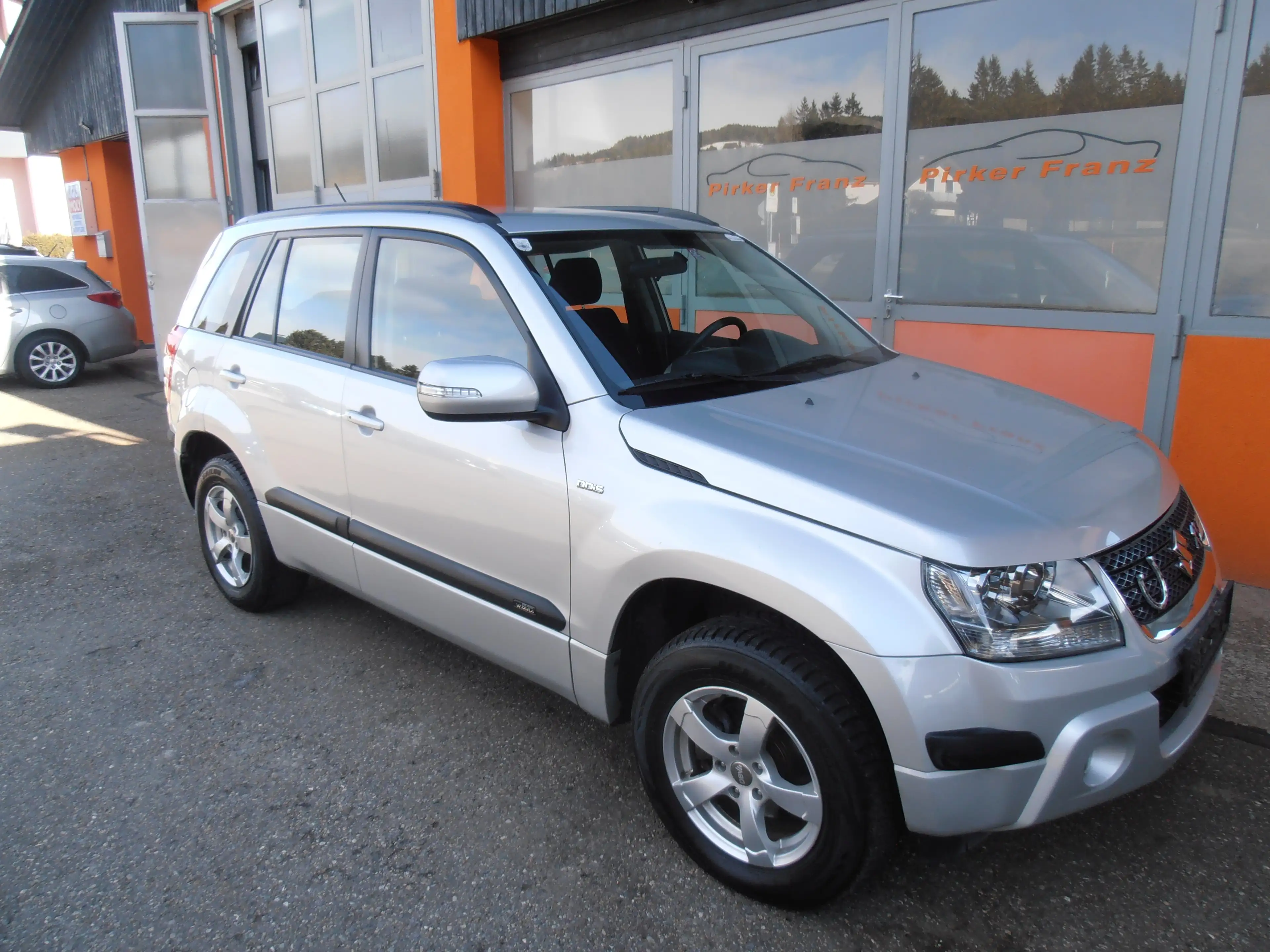 Suzuki Grand Vitara 1.9 DDIS Deluxe 5trg — photo 15