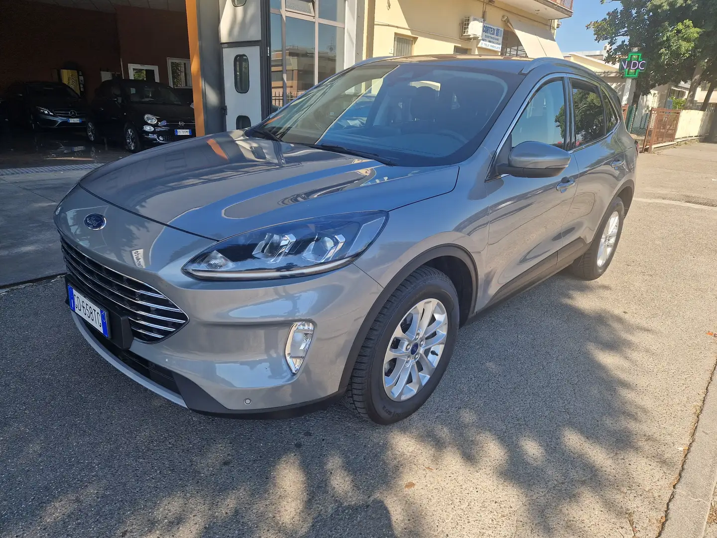 Ford Kuga Kuga 1.5 ecoblue Titanium Business 2wd 120cv Gris - 2