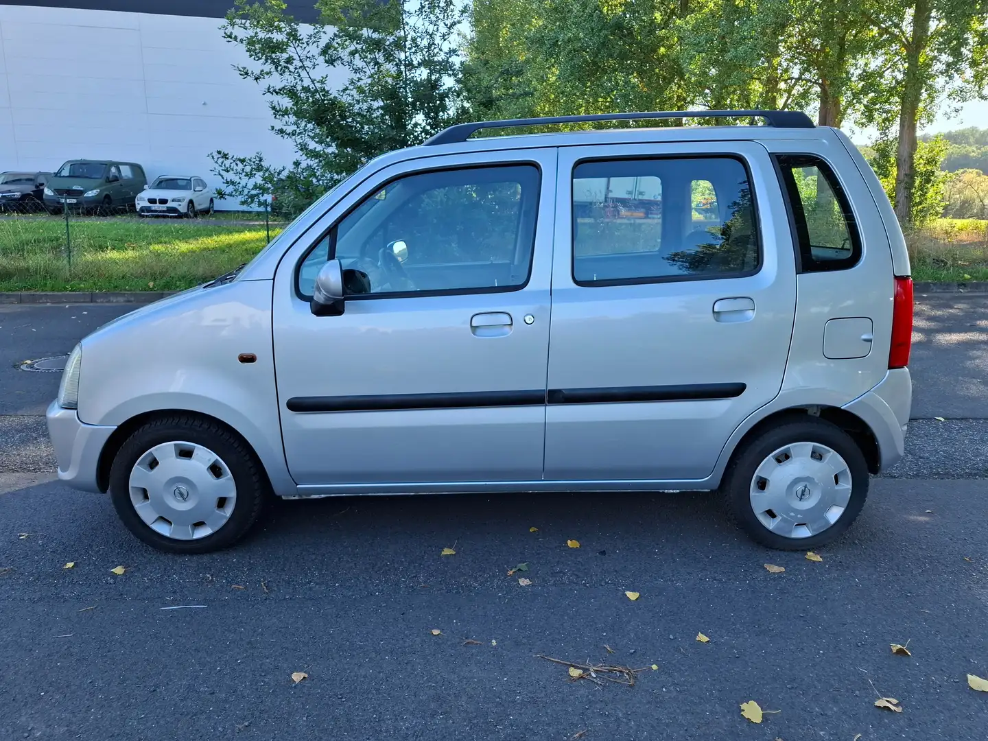Opel Agila Edition 1.2 TÜV 10/2026 KLIMA Silber - 2