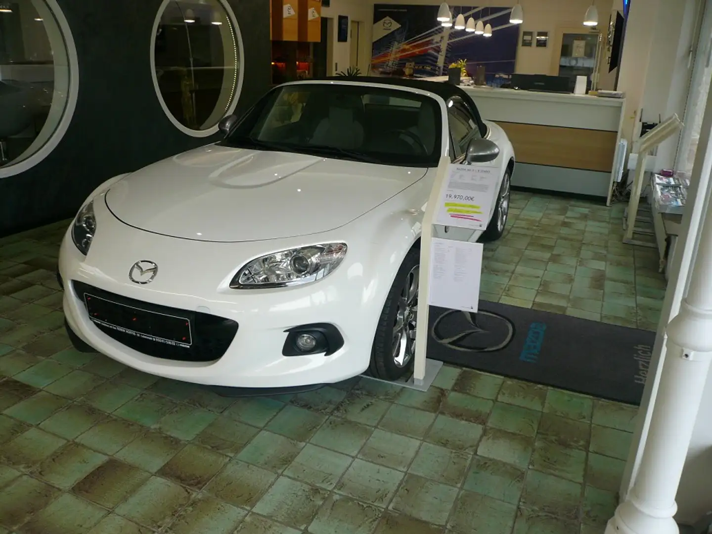 Mazda MX-5 "Sendo" Navigation // Fabrik neuer Motor/100 Kilom Weiß - 2