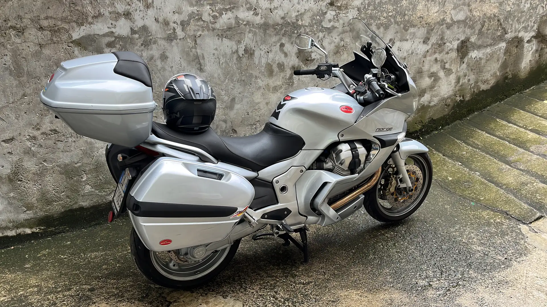 Moto Guzzi Norge 1200 GT Lusso - 1