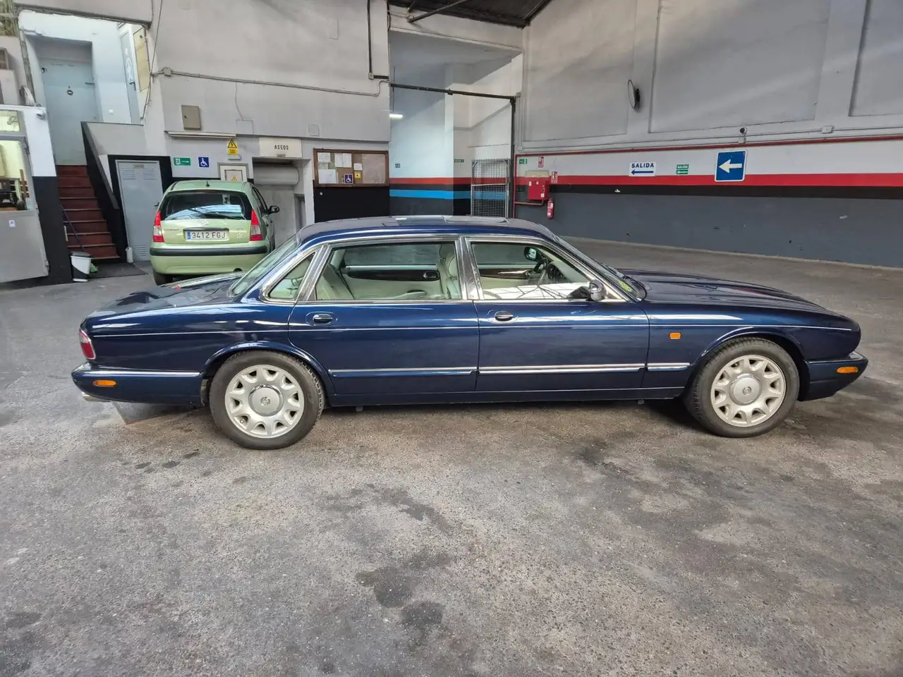 Jaguar XJ Daimler SuperV8, foto 3