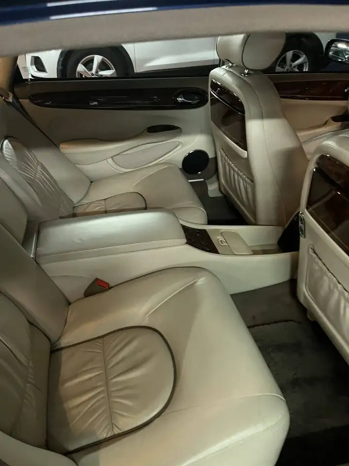 Jaguar XJ Daimler SuperV8, foto 4