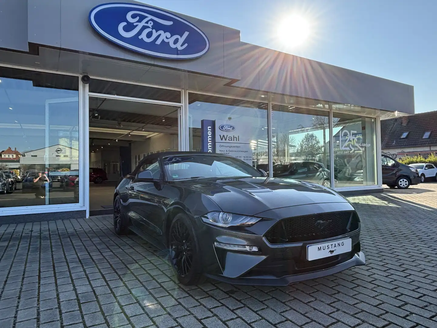 Ford Mustang Convertible 5.0 Ti-VCT V8 Aut. GT Grau - 2
