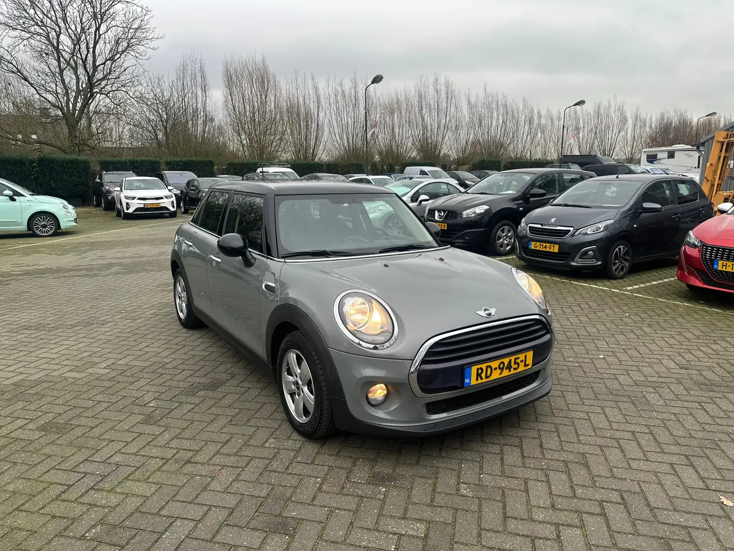 MINI Cooper Mini 1.5 Business , navigatie , pdc Grau - 2