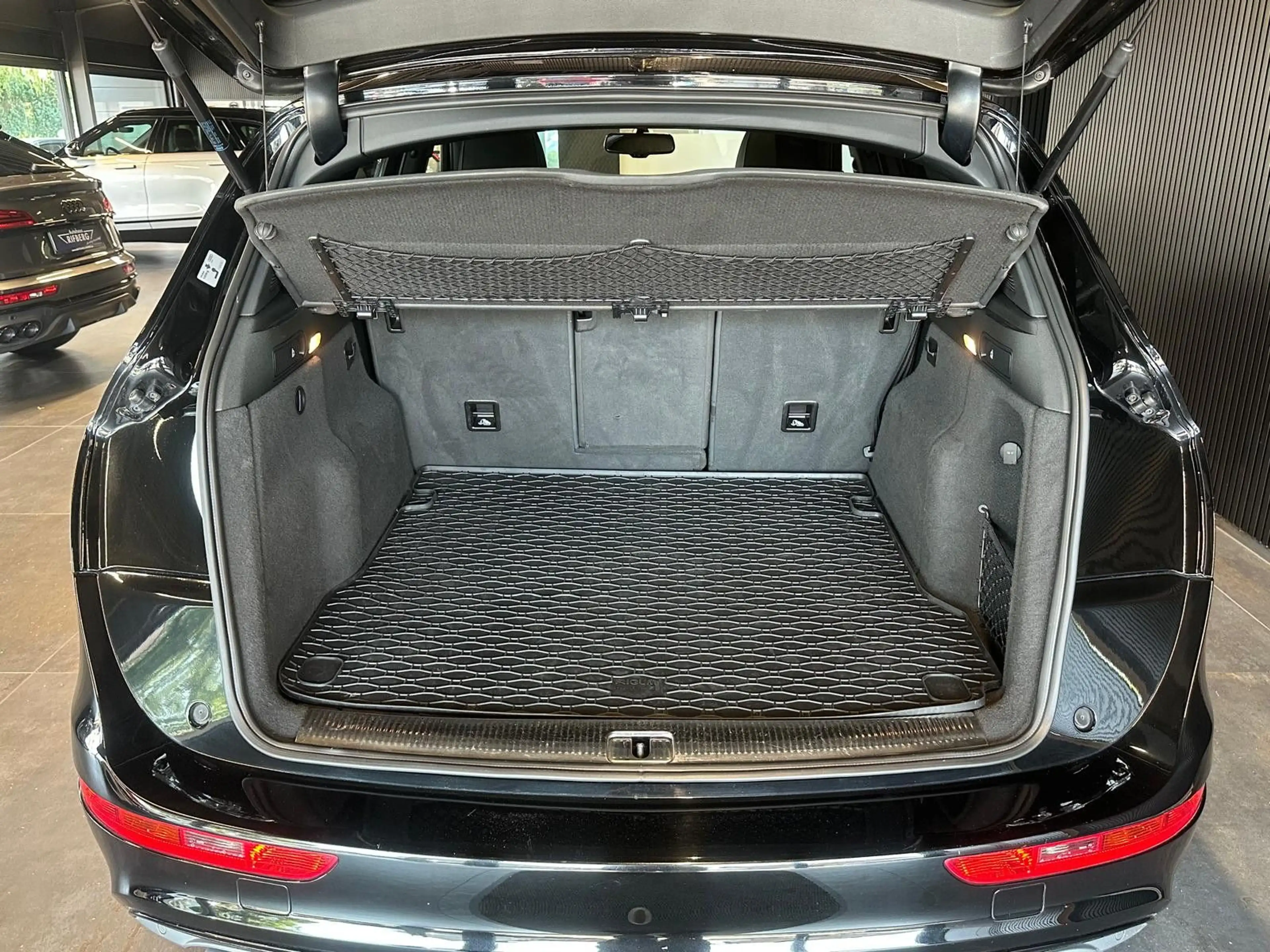 Audi SQ5 3.0 TDI Competition Quattro/PANO/21Z/AHK/B&O — photo 10