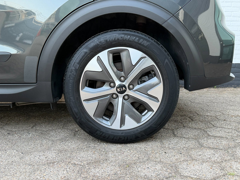 Kia e-Niro DynamicLine 64kWh l ACC l 3FASE l WARMTEPOMP! — photo 8