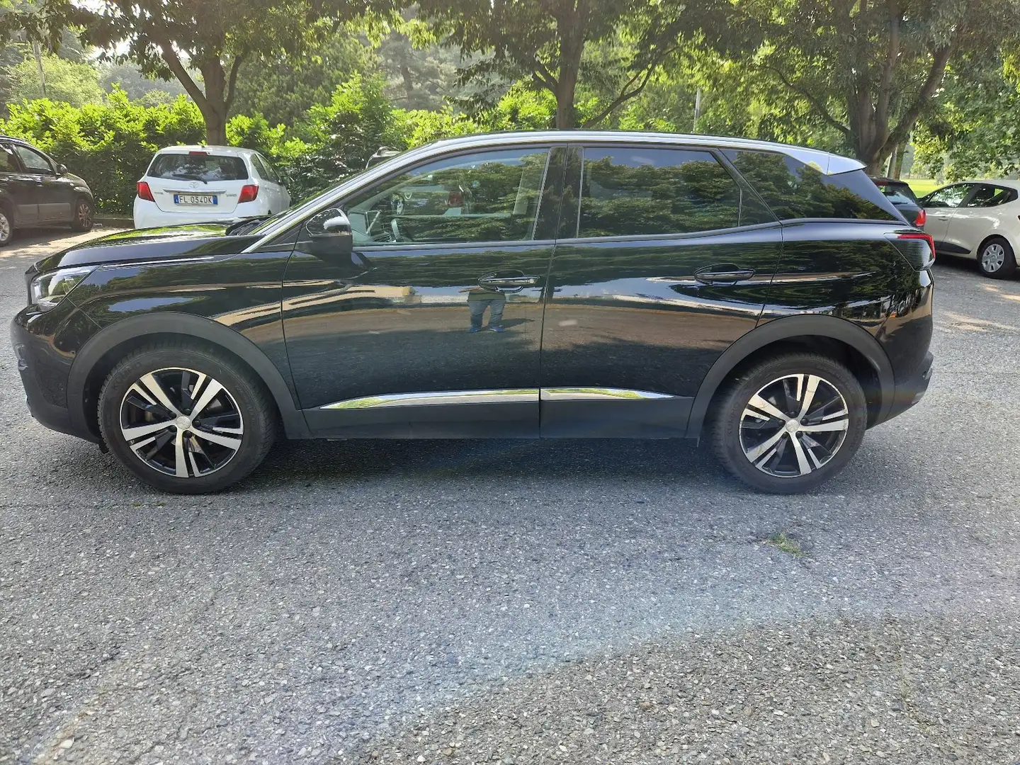 Peugeot 3008 1.5 bluehdi 130cv automatico  Allure Negro - 2