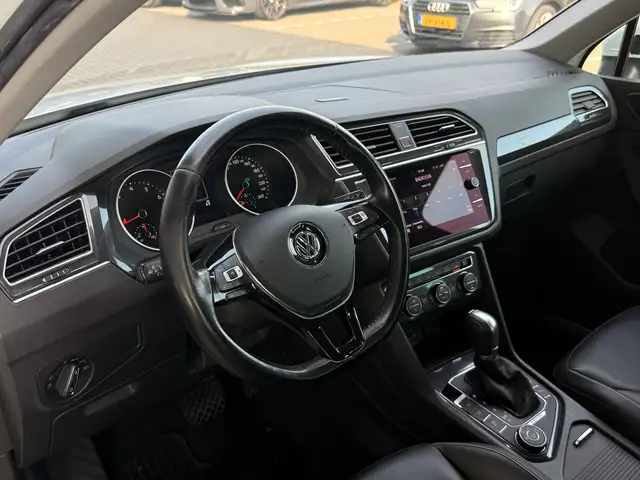 Volkswagen Tiguan view 2