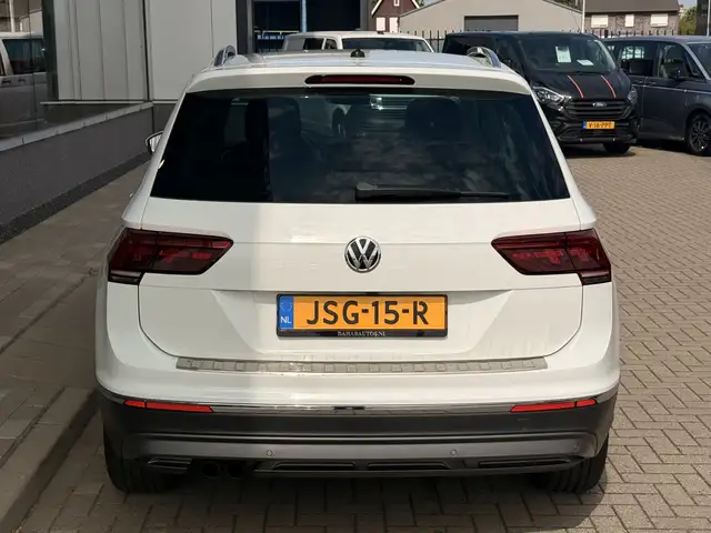 Volkswagen Tiguan view 17