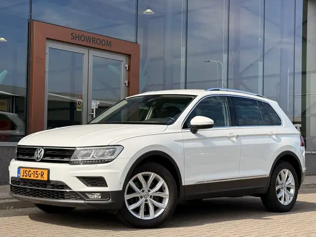 2017 Volkswagen Tiguan in White for sale