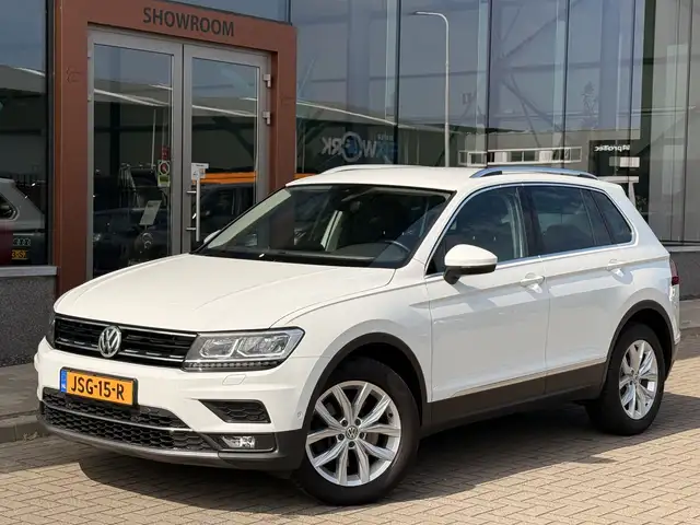Volkswagen Tiguan view 3