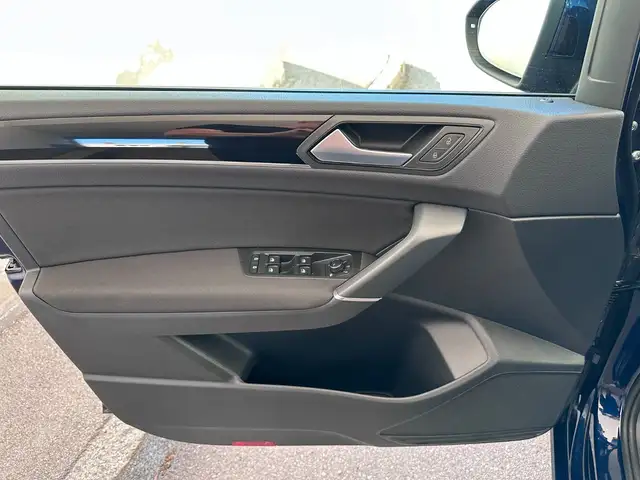 Volkswagen Touran view 12