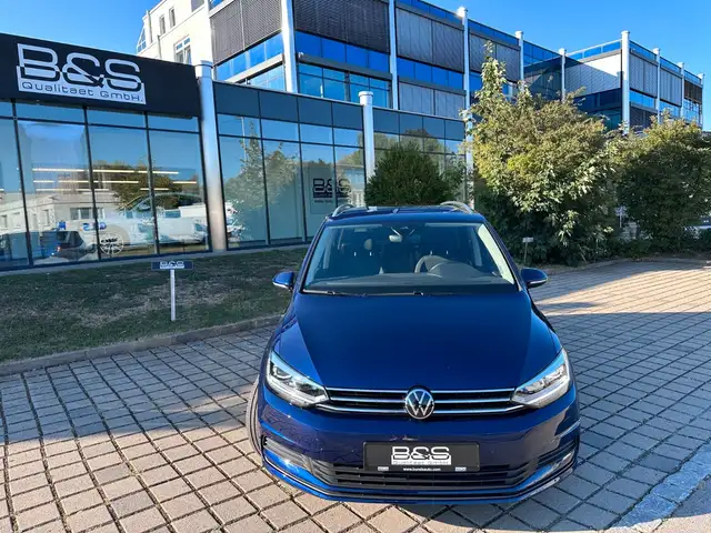 Volkswagen Touran view 9