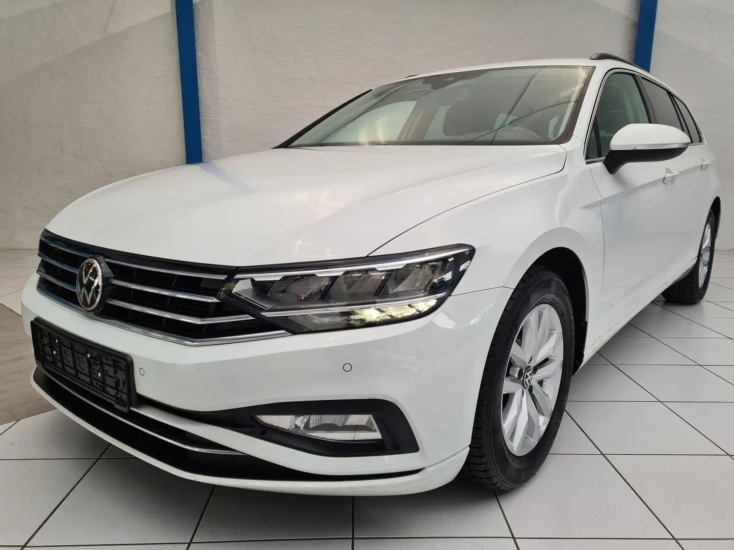 Volkswagen Passat Variant 2.0 TDI Business | AHK | LED Blanc - 2