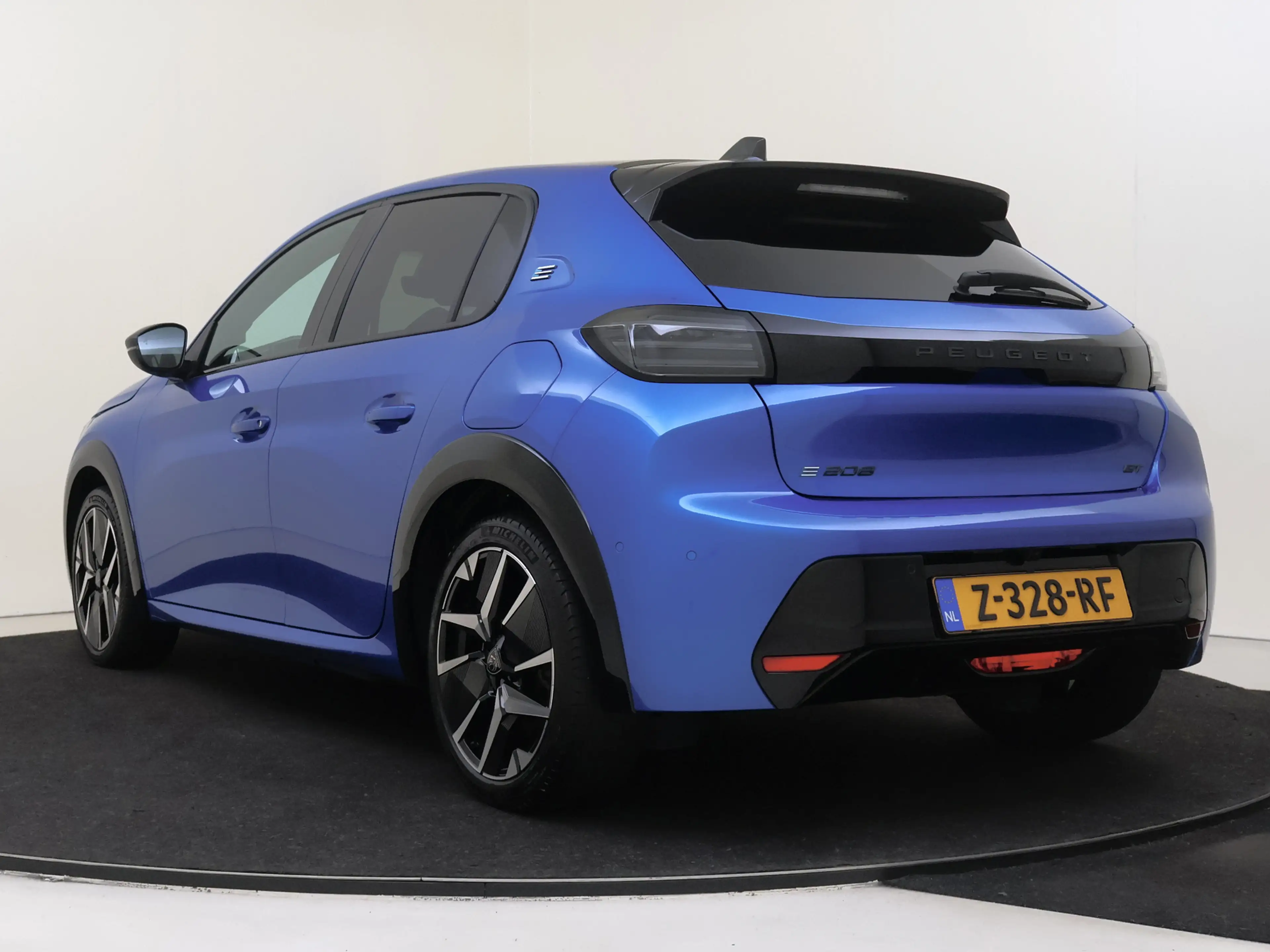 Peugeot e-208 EV GT 51 kWh LONG RANGE PANORAMADAK + ALCANTARA — photo 5