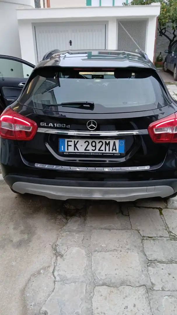 Mercedes-Benz GLA 180 GLA-X156 2017 d Executive Nero - 2