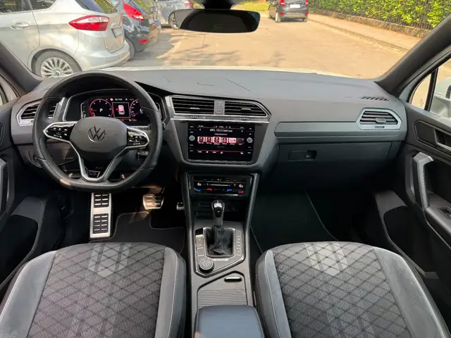 Volkswagen Tiguan view 9