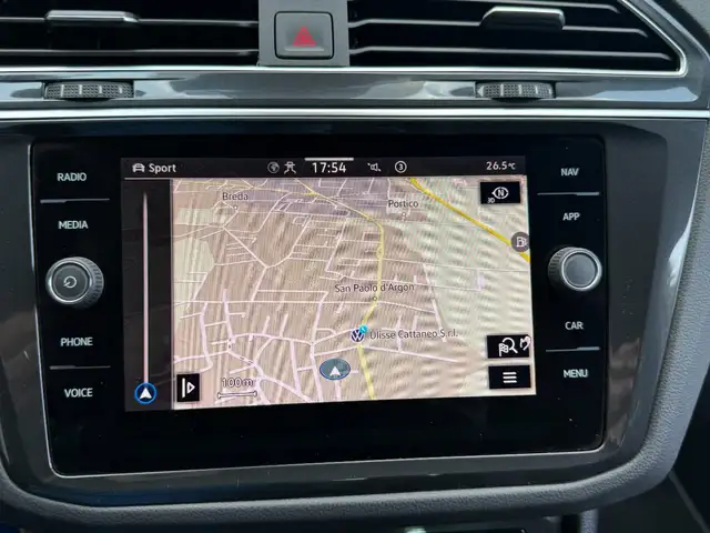 Volkswagen Tiguan view 11