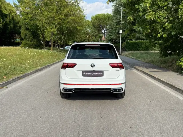 Volkswagen Tiguan view 5