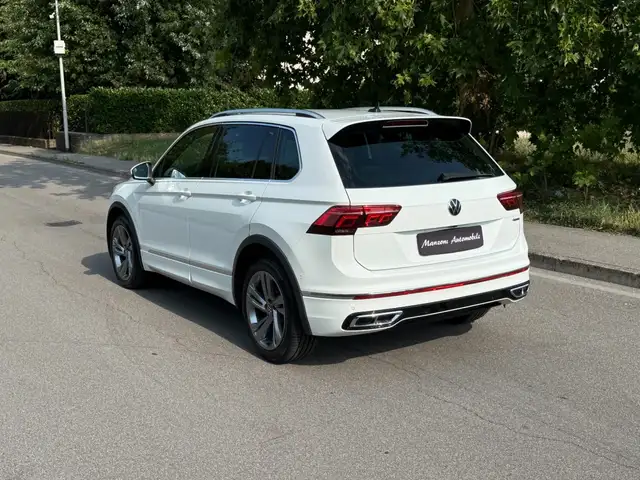 Volkswagen Tiguan view 14