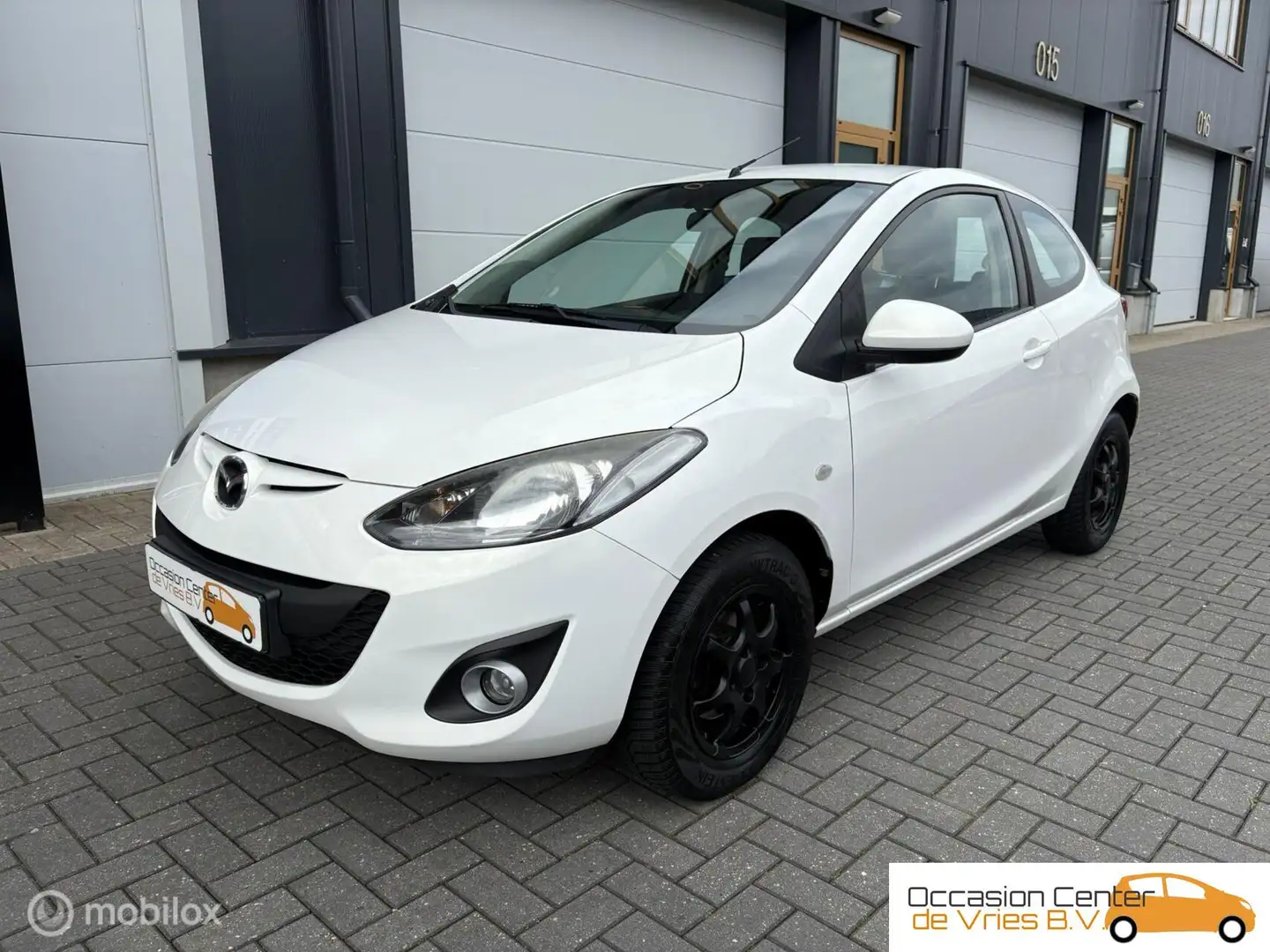 Mazda 2 1.3 GT-L Line Airco Velgen Stoelverwarming Bluetoo Weiß - 2