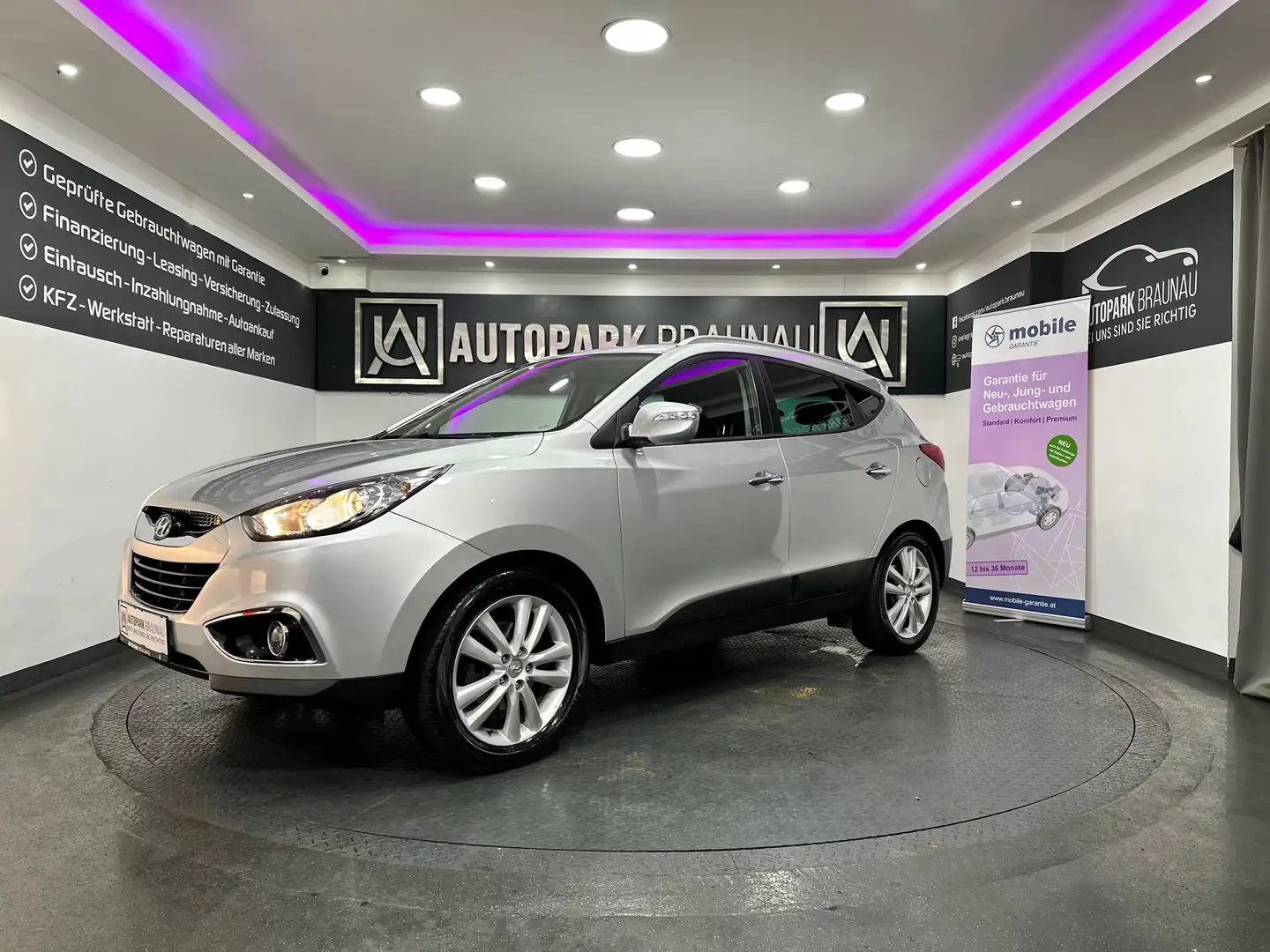 Hyundai iX35 2.0 Premium 4WD *1.BESITZ*WENIG-KM*SZH* Grau - 2