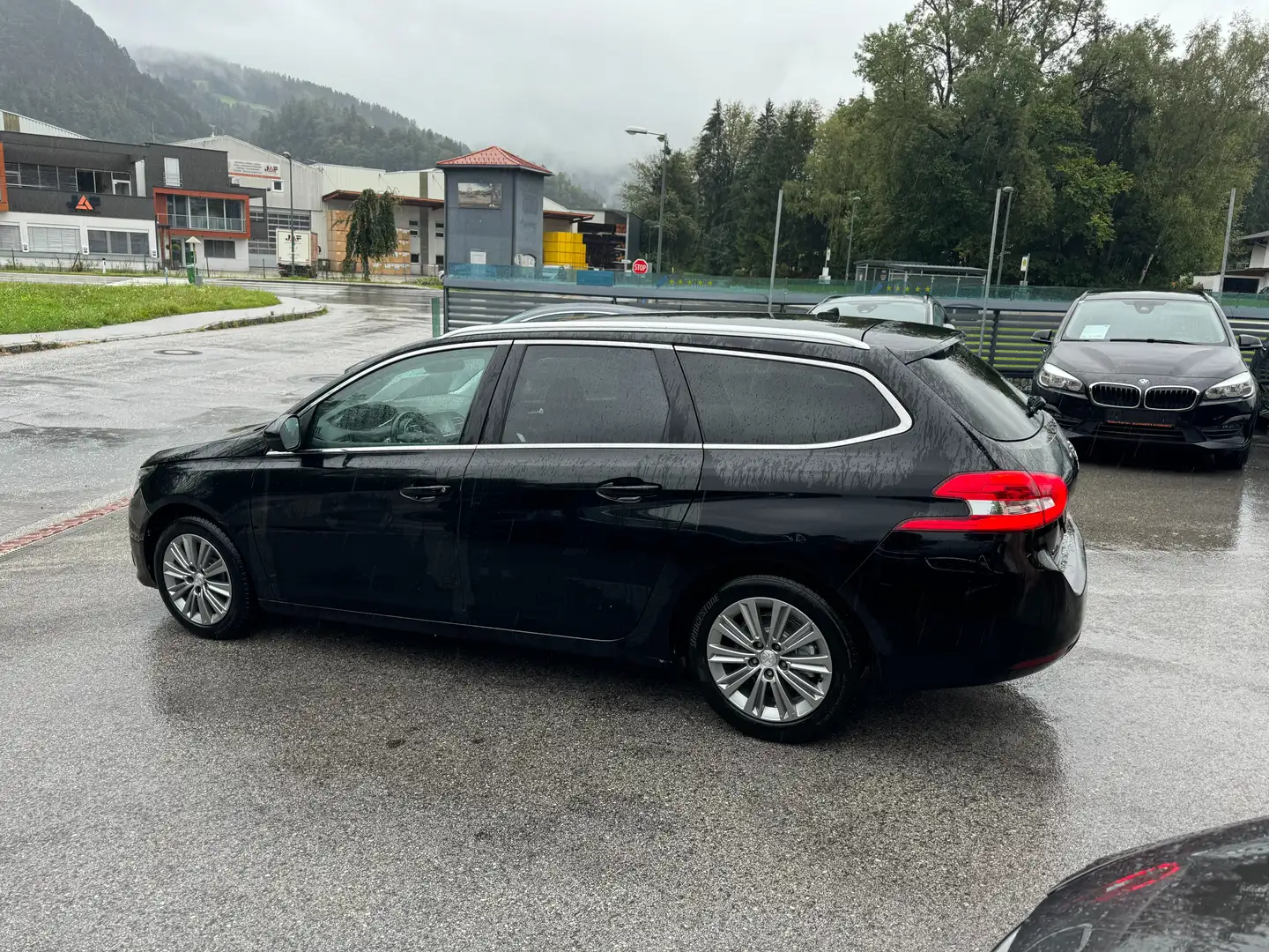 Peugeot 308 Allure Schwarz - 2
