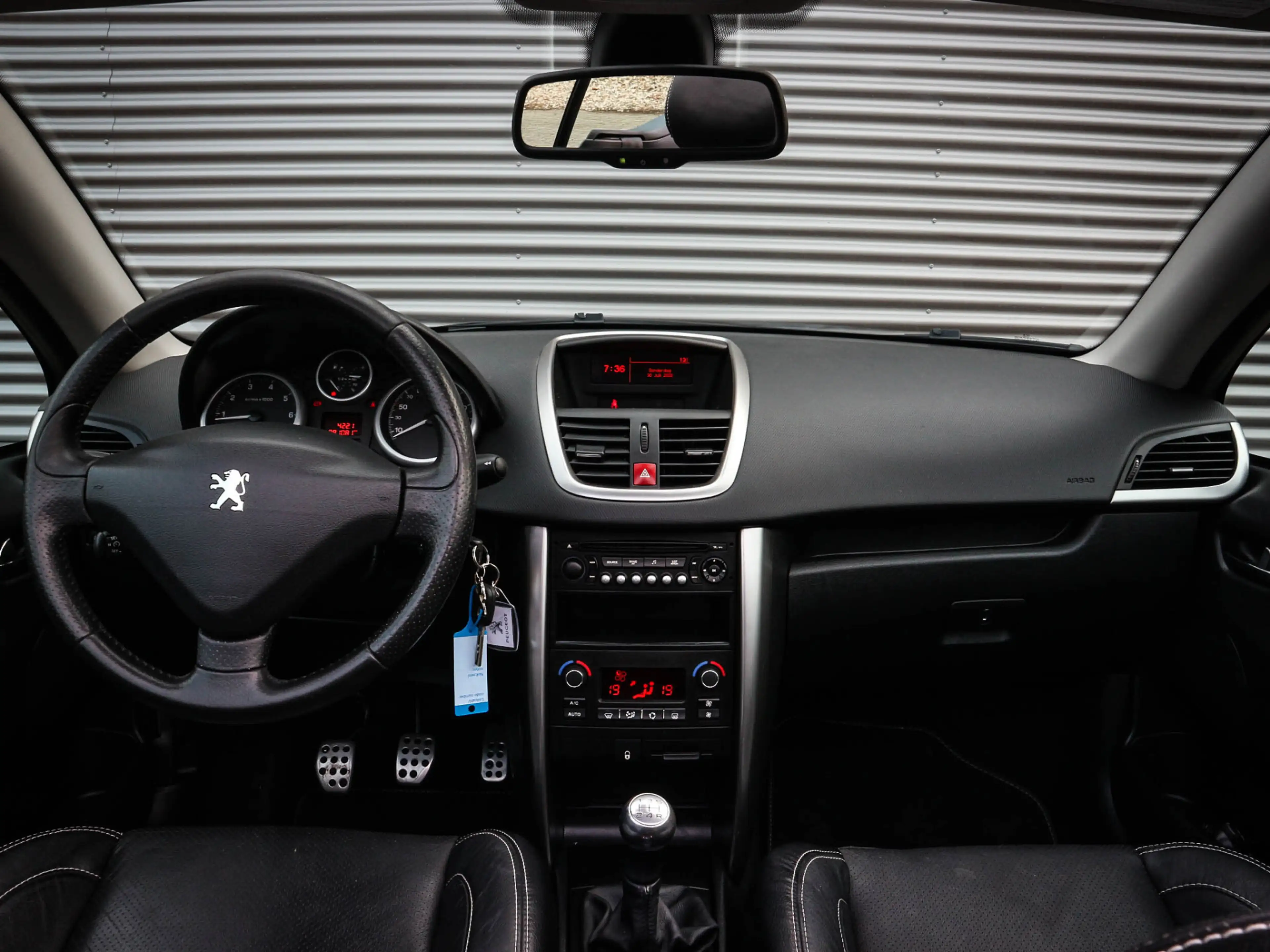 Peugeot 207 CC 1.6 VTi Noir & Blanc | Clima | Cruise | Audio | — photo 6