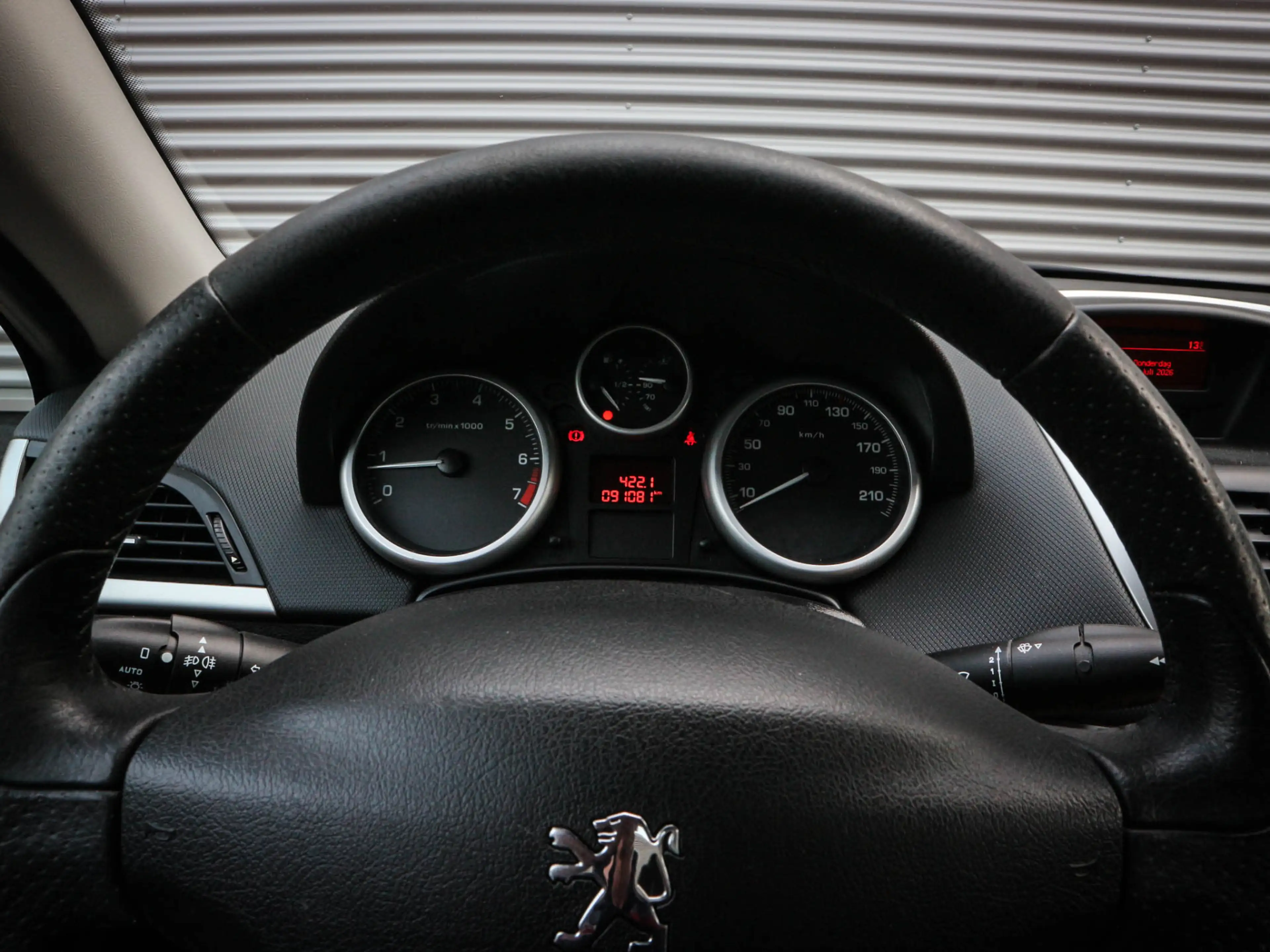 Peugeot 207 CC 1.6 VTi Noir & Blanc | Clima | Cruise | Audio | — photo 4