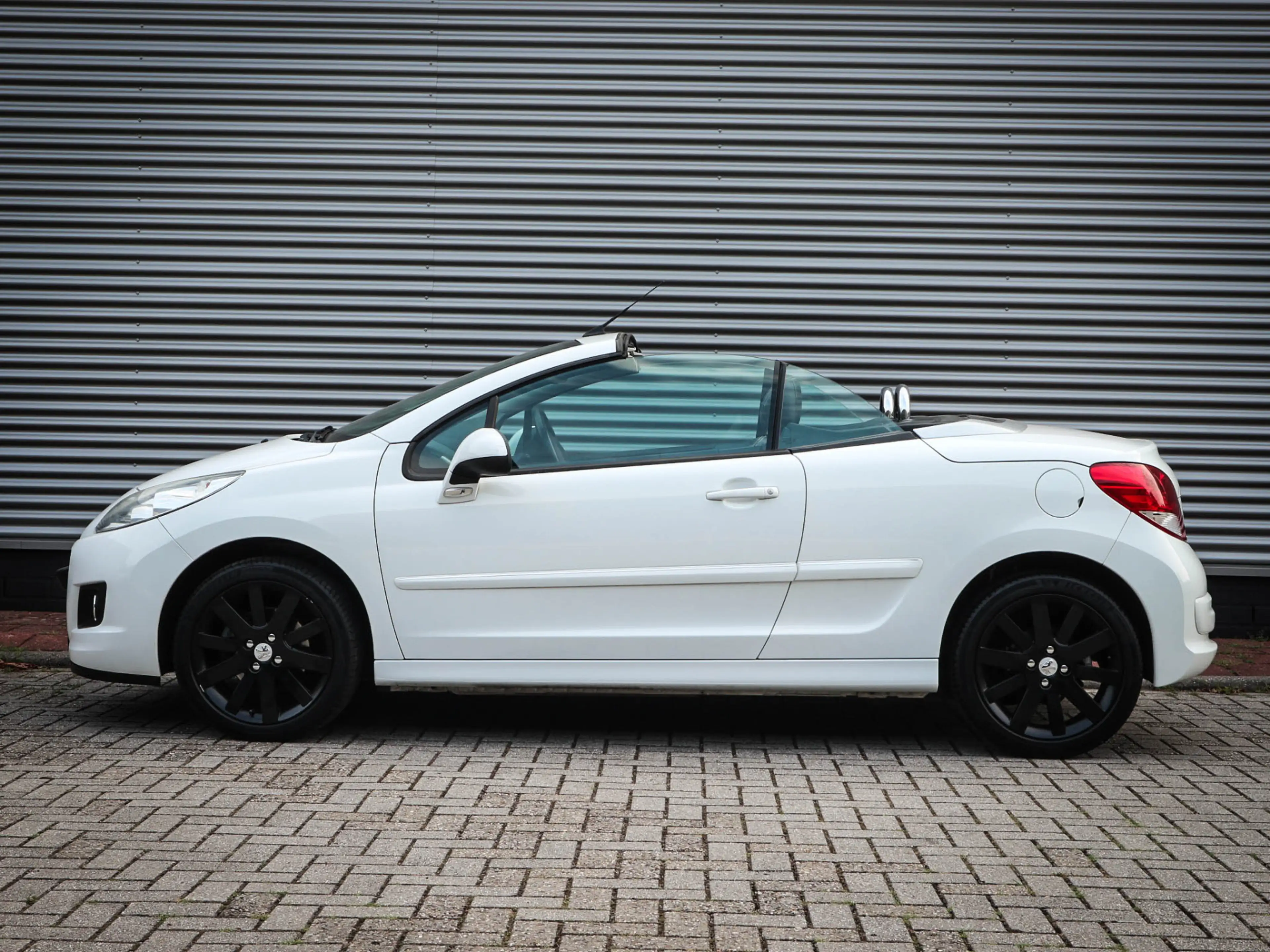 Peugeot 207 CC 1.6 VTi Noir & Blanc | Clima | Cruise | Audio | — photo 10