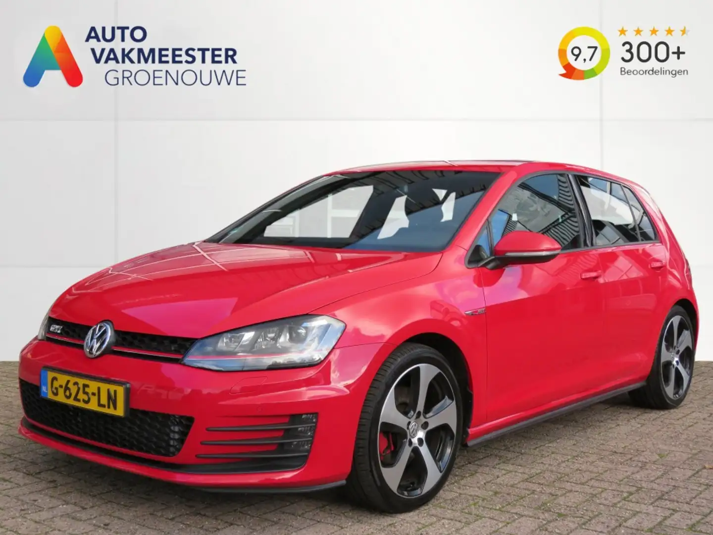 Volkswagen Golf 2.0 TSI GTI 220PK / 18Inch / Xenon / Stoelverw. / Rood - 1