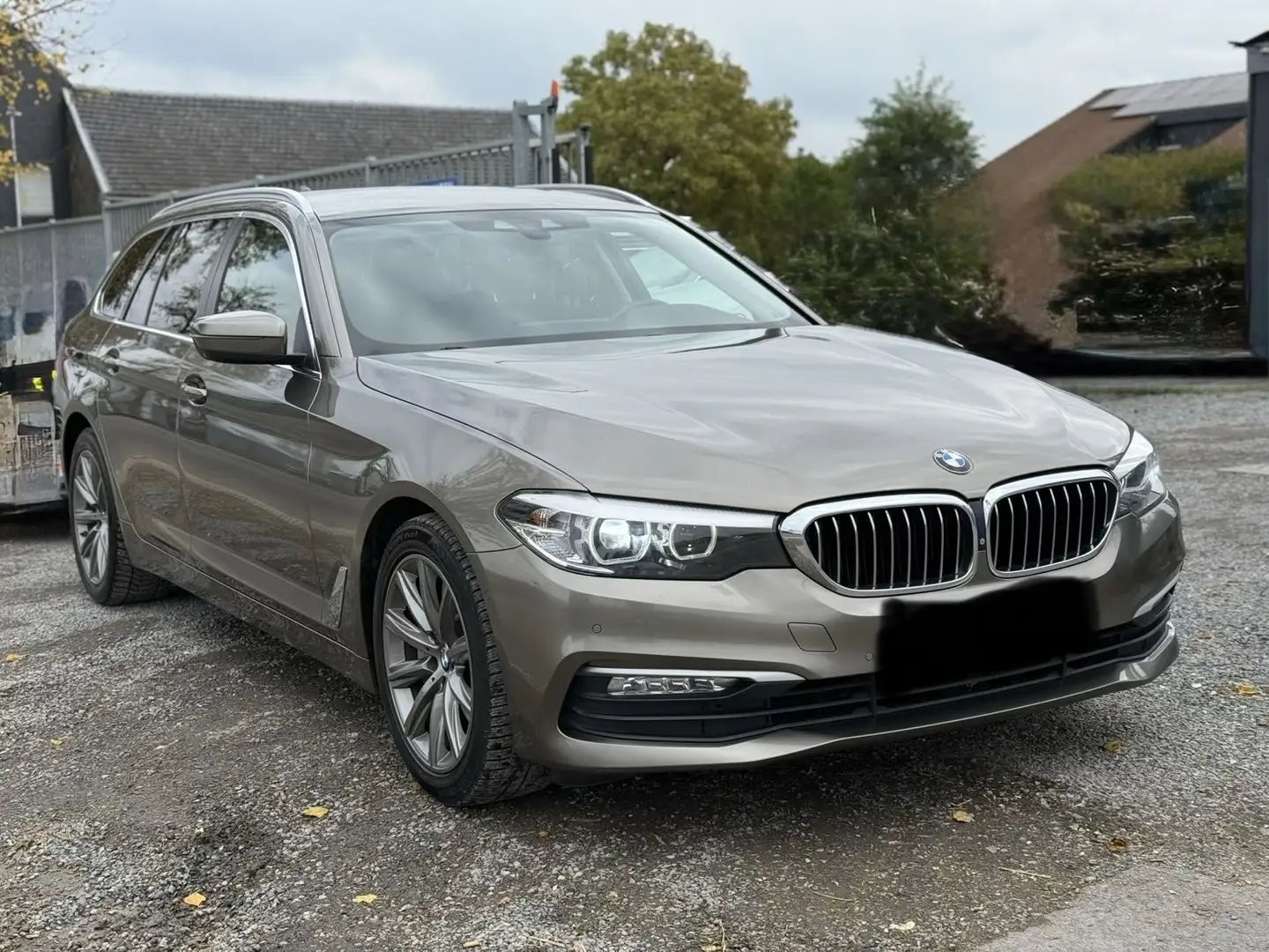 BMW 530 530d Touring Aut. Luxury Line - 2