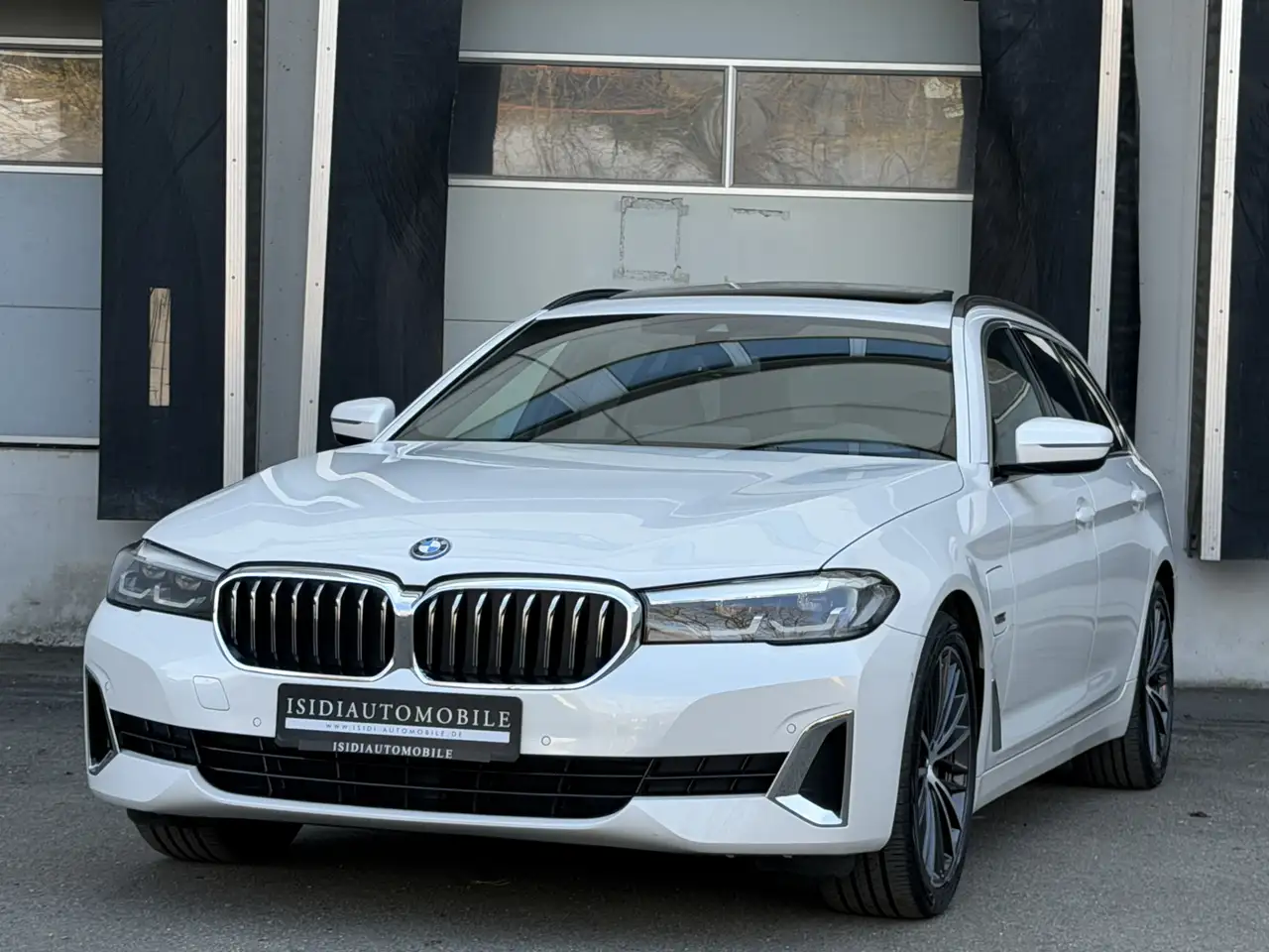 BMW 530 e Luxury Line LED Pano LiveCo HeadUp Kamera — миниатюра 1