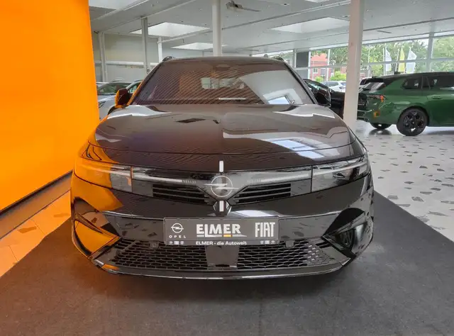 Opel Astra view 2